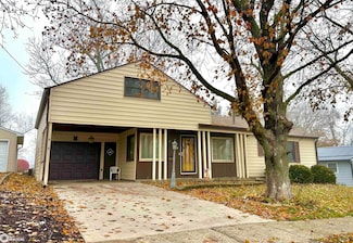 1204 Prairie St, Grinnell, IA 50112