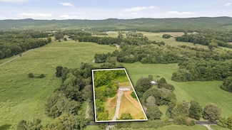 1146 Manning Mill Rd, Lafayette, GA 30728