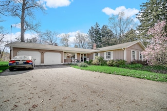 54 Oxford Dr, Lincolnshire, IL 60069