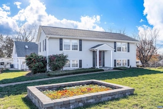 101 Deerwood Rd, Charlottesville, VA 22911