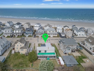 19 Manomet Ave, Hull, MA 02045