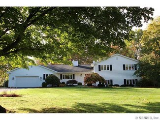65 Country Club Dr, Rochester, NY 14618