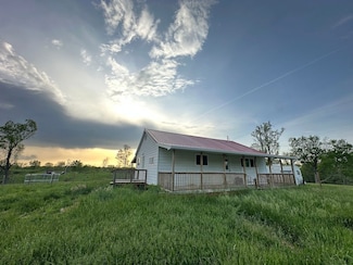 983 Hawkins Rd, Red House, WV 25168