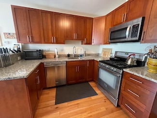 29 Grove St Unit 9, Boston, MA 02114