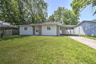 1951 King Arthur Dr, Decatur, IL 62526