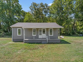 2732 Railroad Bed Rd, Iron City, TN 38463