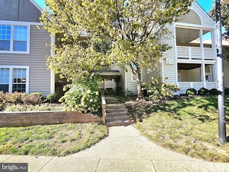 7660 Willow Point Dr, Falls Church, VA 22042