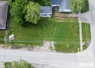 700 S Willow St, Effingham, IL 62401