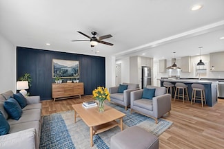 51 Airport Dr, Los Lunas, NM 87031