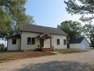 29521 Lone Star Rd, Paola, KS 66071