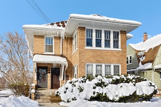 518 South St, Elgin, IL 60123