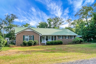 102 Cedar Spring Dr, Bonneau, SC 29431