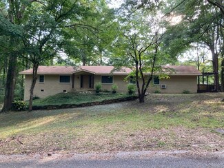 102 Camellia Dr, Wetumpka, AL 36092