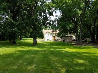 641 S Red Oak Ln, Chana, IL 61015