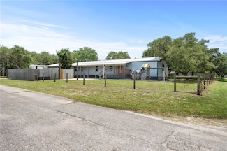 649 W Magnolia Ave, Aransas Pass, TX 78336