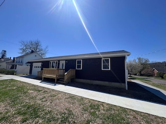 310 E Union Ave, McConnelsville, OH 43756