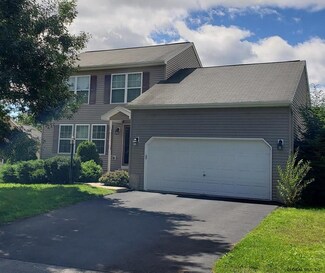 8 Crossway St, Glens Falls, NY 12801
