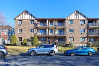 120 Devon Loop Unit 6, Staten Island, NY 10314