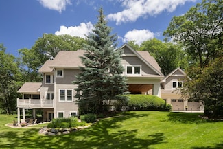 11636 Timberline Rd, Hopkins, MN 55305