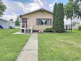 709 S Division St, New Lisbon, WI 53950