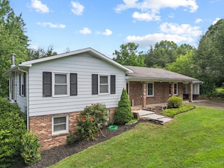 103 Grand Oaks Ln, Independence, VA 24348