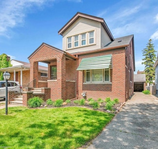 1364 Beaconsfield Ave, Grosse Pointe Park, MI 48230