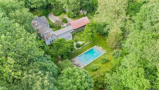 36 Burnt Swamp Rd, Woodbridge, CT 06525