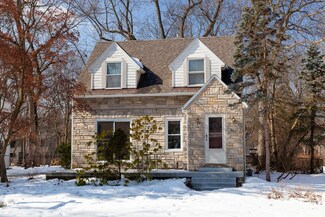 455 Evergreen Dr, Ann Arbor, MI 48103