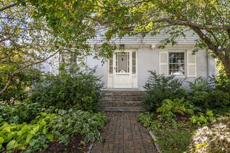 81 Austin St, Portland, ME 04103