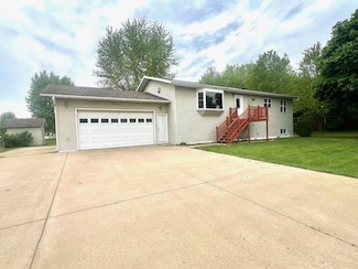 715 Farmer Ave, Tomah, WI 54660