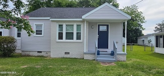 607 E Sabiston Dr, Swansboro, NC 28584