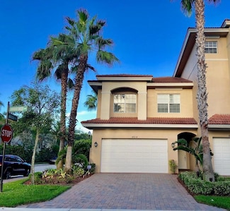 4814 Sawgrass Breeze Dr, Palm Beach Gardens, FL 33418