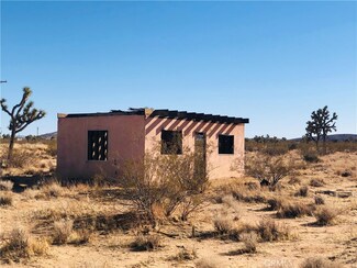 5 Mitch Ln, Landers, CA 92285