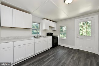 19086 Windsor Rd, Triangle, VA 22172