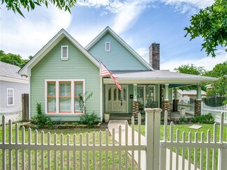 1612 Lipscomb St, Fort Worth, TX 76104