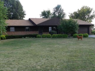 8035 E Wildwood Rd, Stillman Valley, IL 61084
