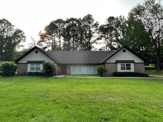907 Newitt Vick Dr, Vicksburg, MS 39183