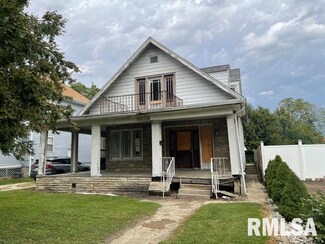 898 W North St, Decatur, IL 62522