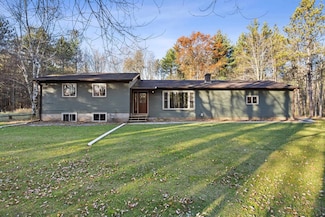 W1311 Madsen Rd, Marinette, WI 54143