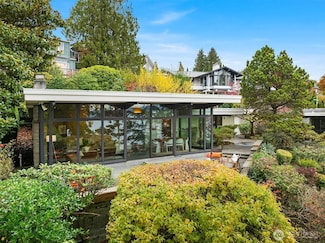 4001 55th Ave NE, Seattle, WA 98105