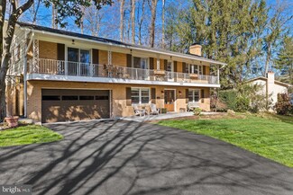 9129 Santayana Dr, Fairfax, VA 22031