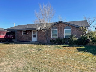 124 NW 12th St, Dimmitt, TX 79027