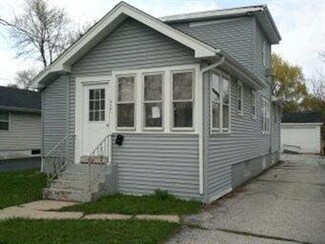 927 N Butrick St, Waukegan, IL 60085