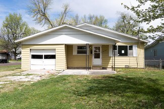 2135 W Webster St, Springfield, MO 65802
