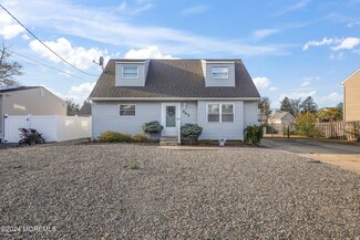 962 Mercer Dr, Toms River, NJ 08753