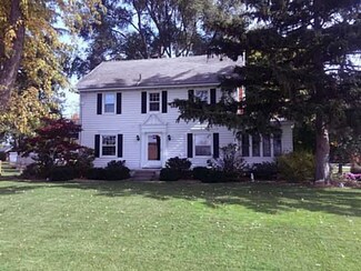1635 S North Curtice Rd, Curtice, OH 43412