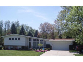 122 Maple Ln, Aliquippa, PA 15001