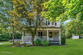 660 Herbertsville Rd, Brick, NJ 08724