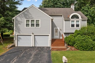 427 Elk Run Rd, Hudson, NH 03051