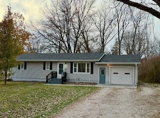 906 S 5th St, Savannah, MO 64485